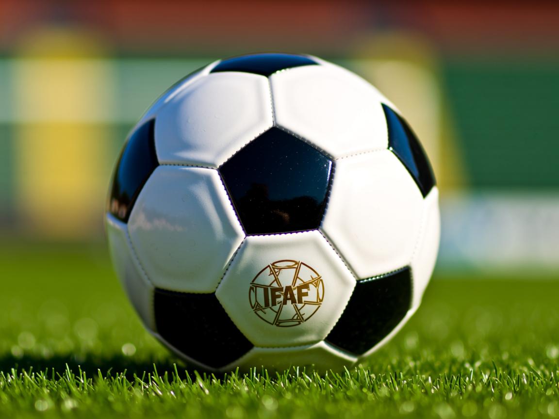 开云体育登录入口-法兰克福三后卫体系发挥稳定防守出色，法兰克福队长是谁  第2张